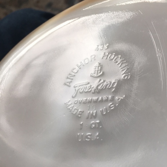 Fire king vintage casserole dish - Picture 4 of 6